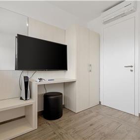 5 bedroom beachfront villa with heated pool near Omis, sleeps 9